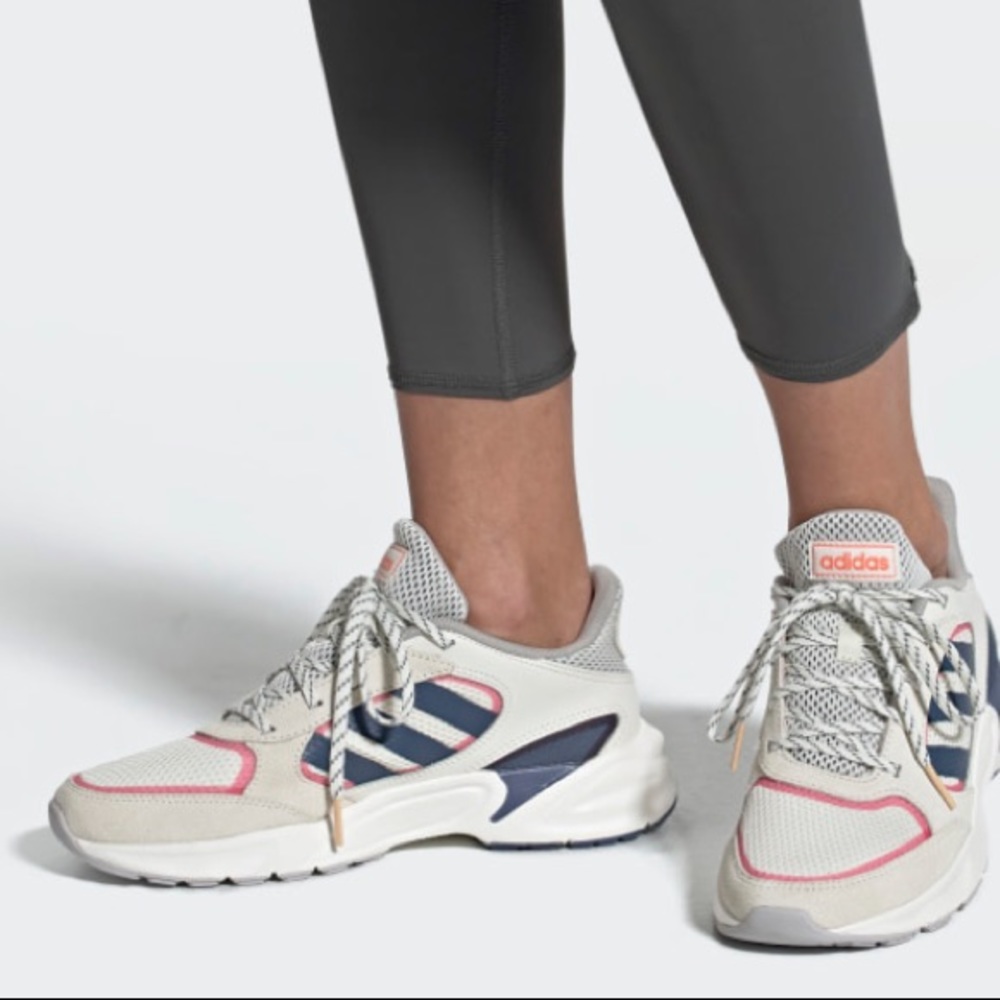 Adidas Sneakers